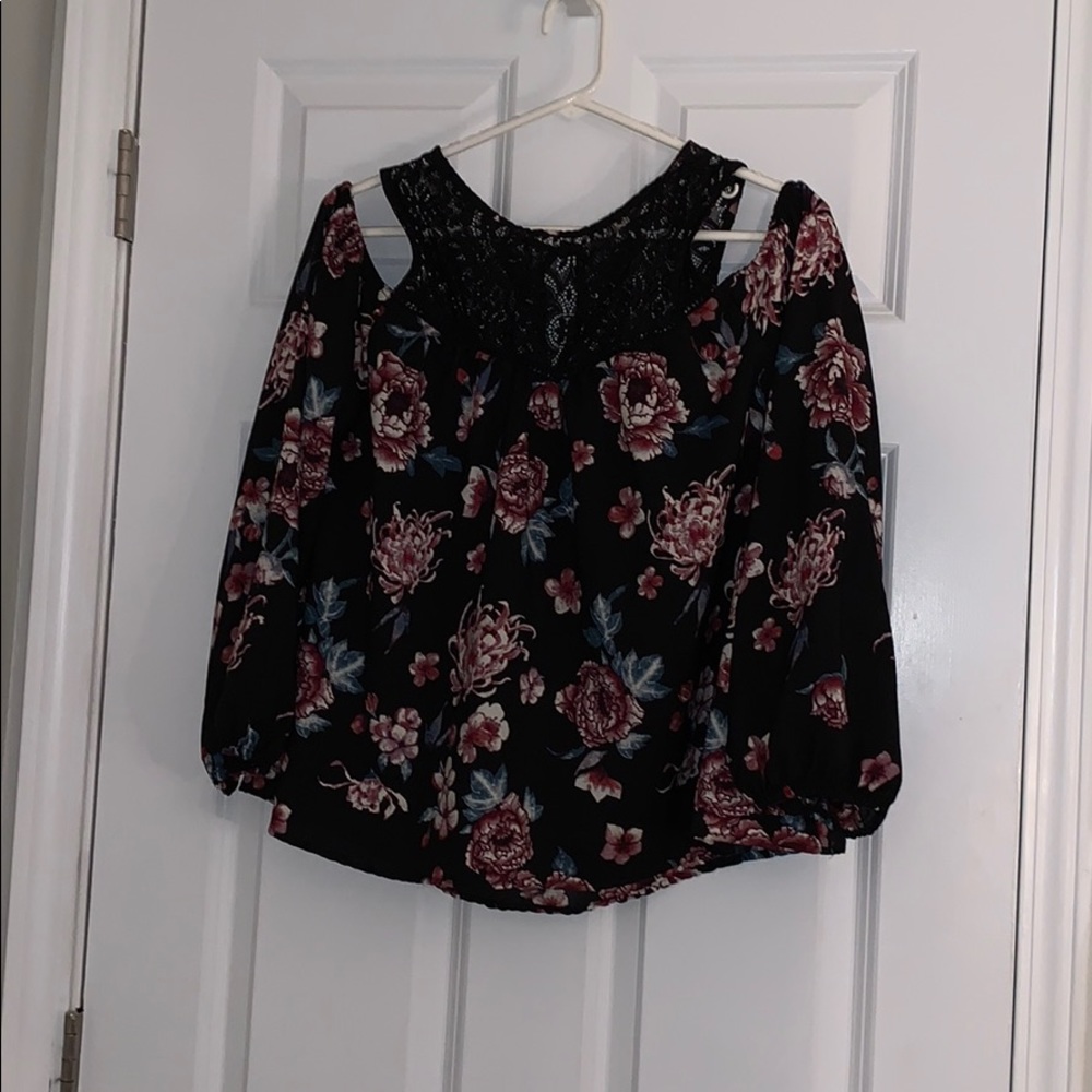 🌟Off the Shoulder Top
